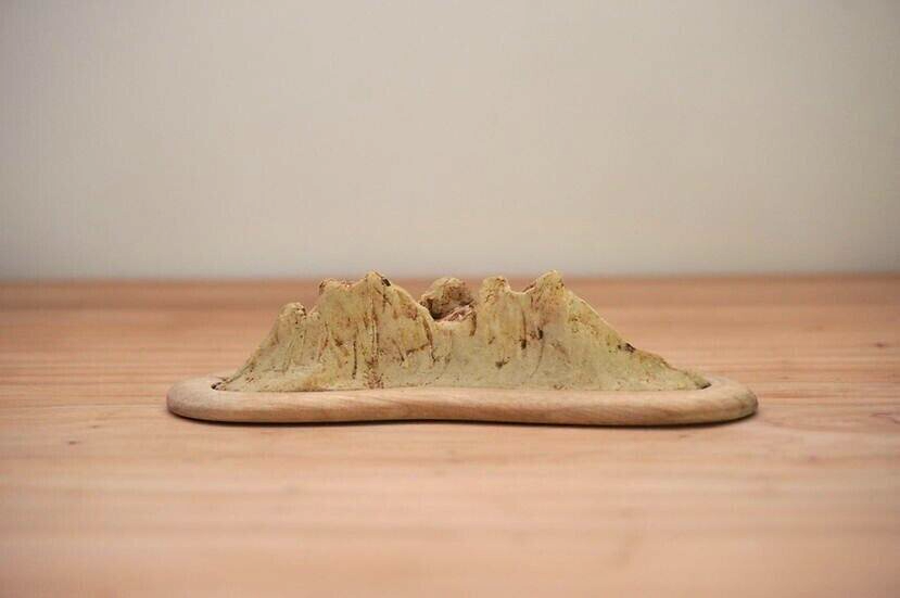 Japanese Viewing mountain White pottery & camphor tree pedestal w4.6" /325