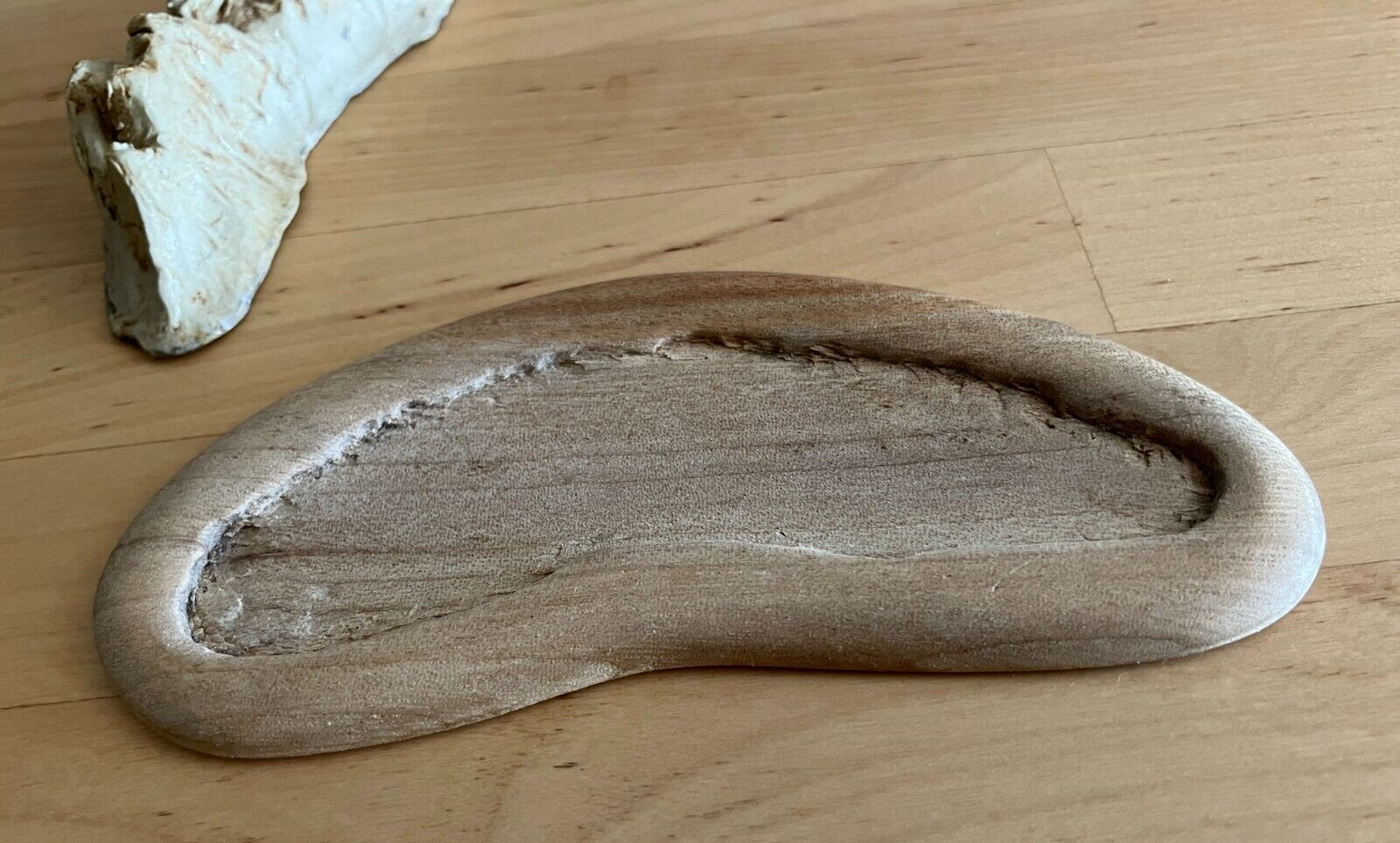 Japanese Viewing mountain White pottery & camphor tree pedestal w4.6" /325