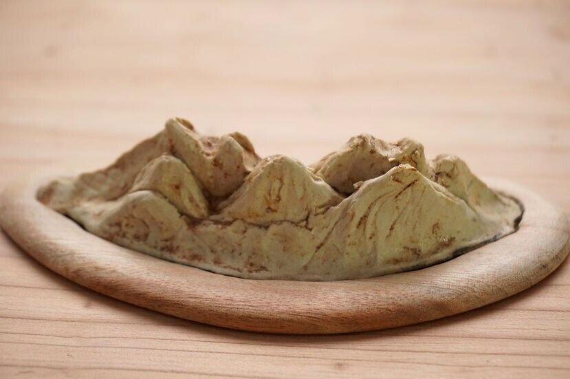 Japanese Viewing mountain White pottery & camphor tree pedestal w4.6" /325